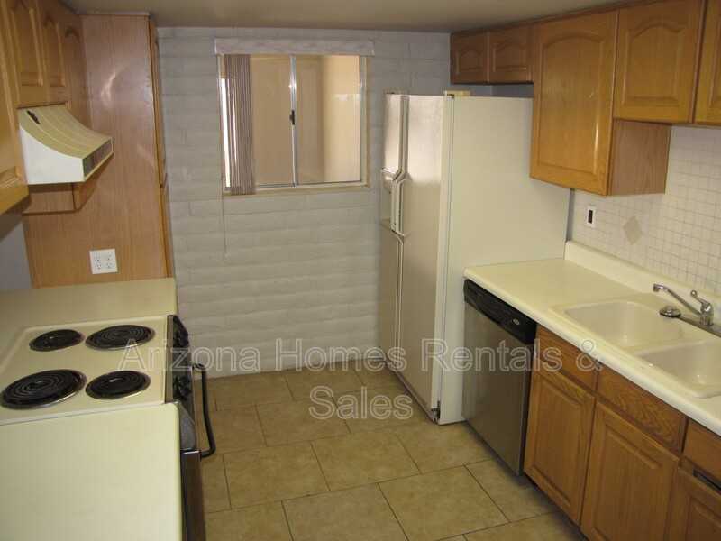 302 N Banff Ave - Photo 7 of 10