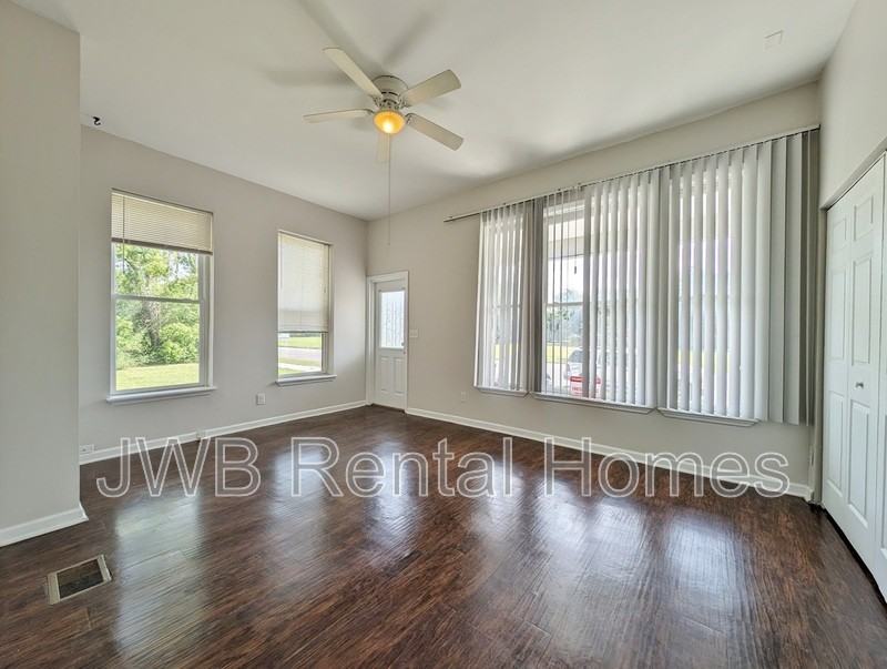 1926 Walnut St - Photo 6 of 15