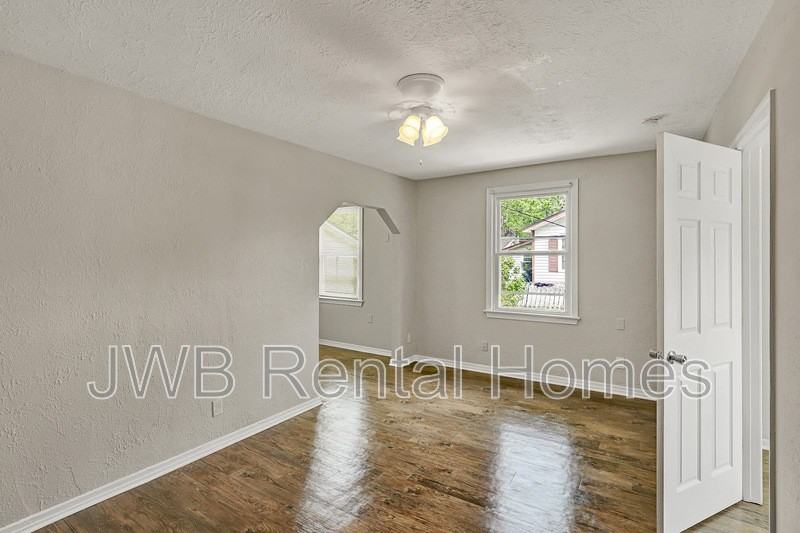 8944 Jackson Ave - Photo 6 of 19