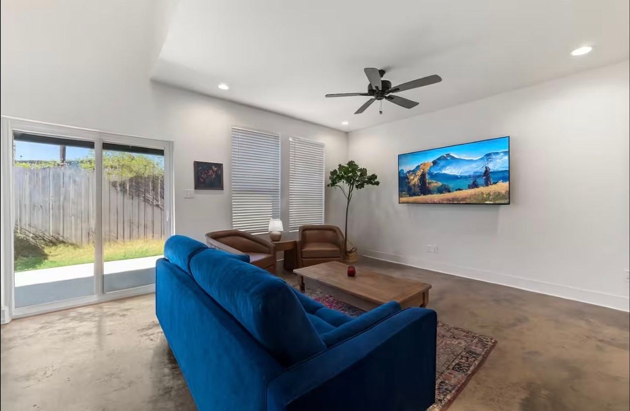 502 Highland Oaks Lane #A - Photo 4 of 17