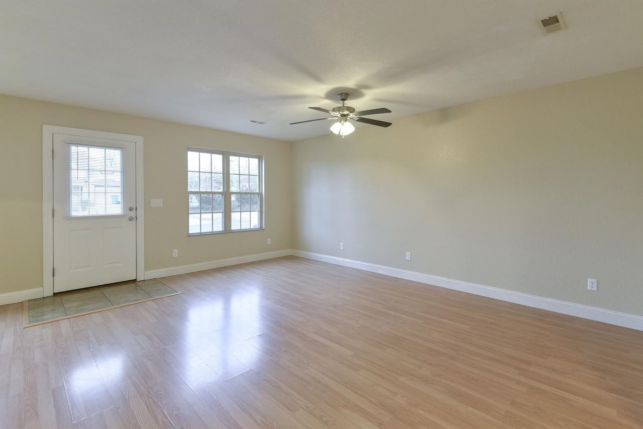 Mountain Grove Duplexes - Photo 3 of 21