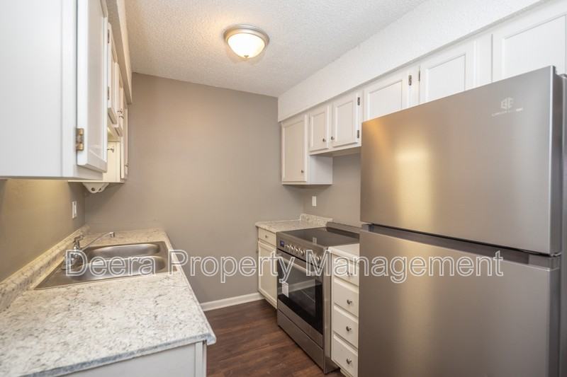 6016 Leavenworth Rd #208 - Photo 5 of 11