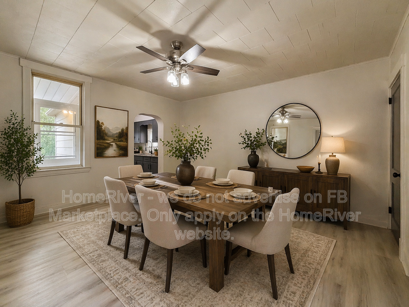 302 Mathews Ave - Photo 4 of 24