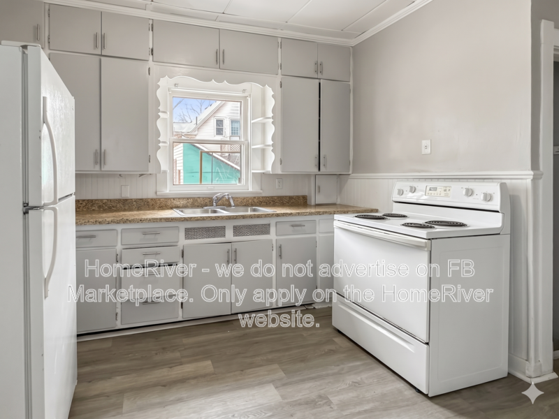 1014 Berdan Ave - Photo 2 of 19