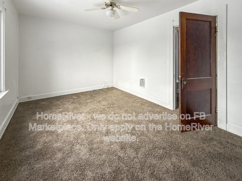 1014 Berdan Ave - Photo 5 of 19