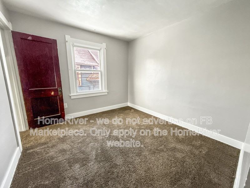 1014 Berdan Ave - Photo 6 of 19