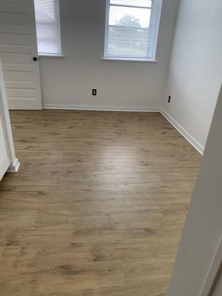 La Vie on 2nd Avenue - Photo 5 of 10