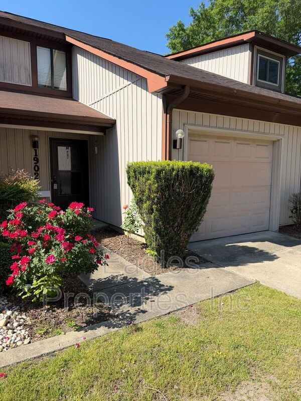 1902 Harris St #1 - Photo 2 of 20