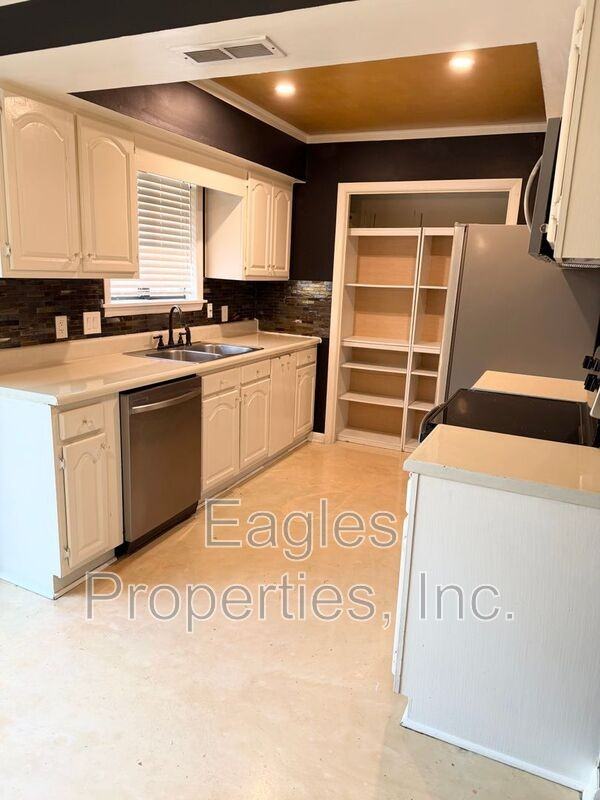 1902 Harris St #1 - Photo 3 of 20