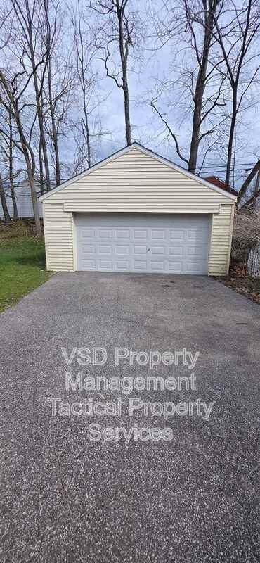 19101 Nitra Ave - Photo 3 of 36