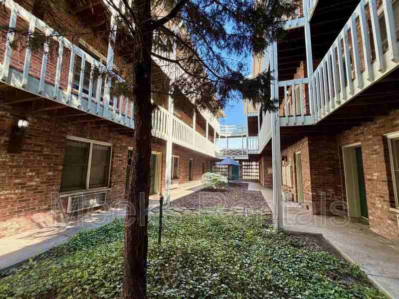 1615 6th Ave #101 - Photo 4 of 13