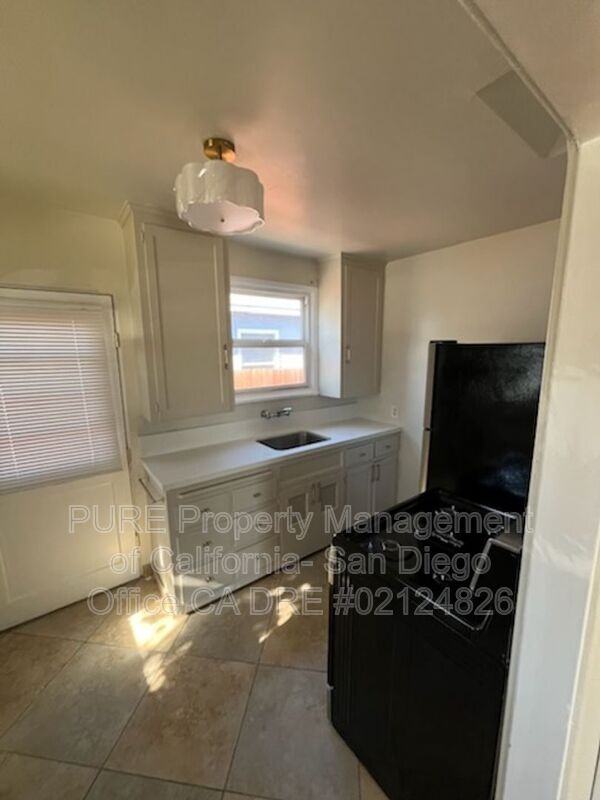 4337 Utah St - Photo 7 of 7