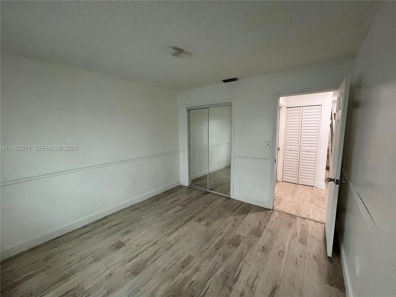 13485 Southwest 28th Street - Photo 5 of 30