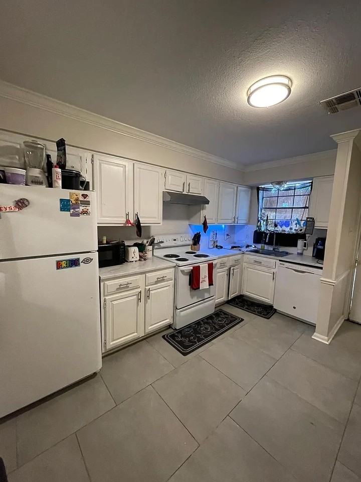 319-323 Deckbar - Photo 3 of 9