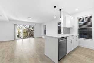 255 Maverick St #302 - Photo 1 of 1