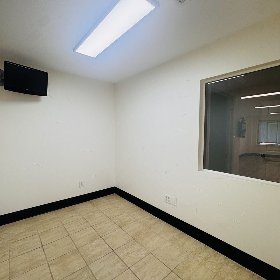2905 Nederland Ave - Photo 3 of 27