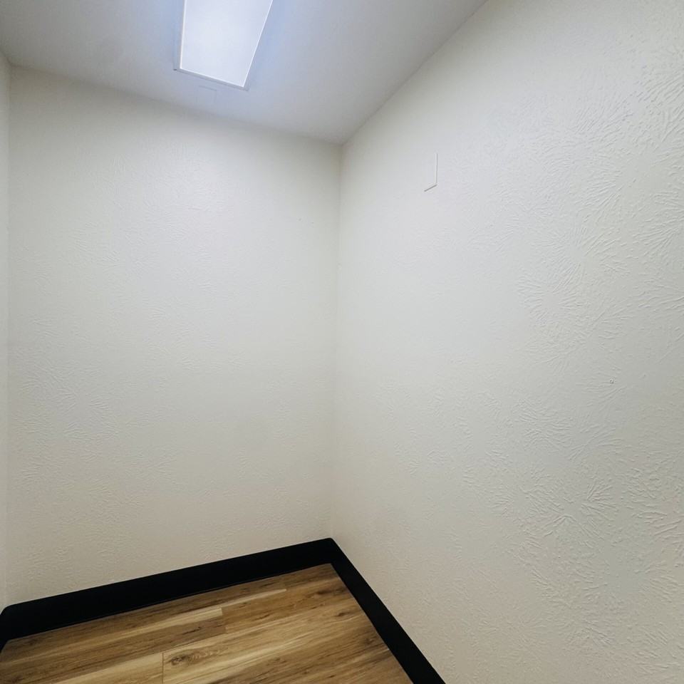 2905 Nederland Ave - Photo 7 of 27