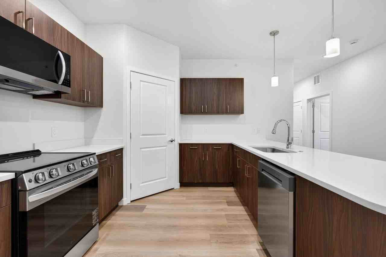 Mountain View Apartments - Photo 4 of 50