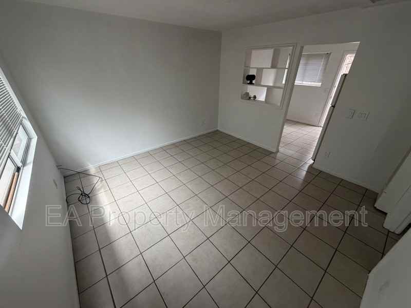 10108 Comanche Rd Ne #A - Photo 3 of 7