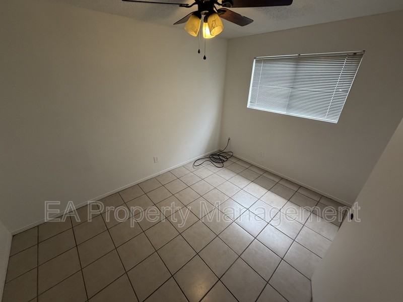 10108 Comanche Rd Ne #A - Photo 4 of 7