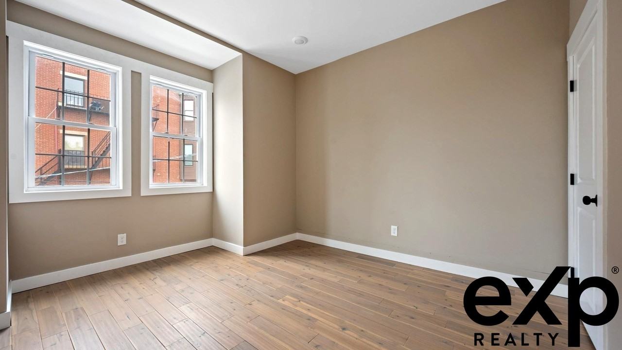 5 Monmouth St #2 - Photo 4 of 9