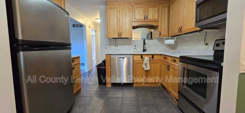 5634 Grace Ave - Photo 3 of 18