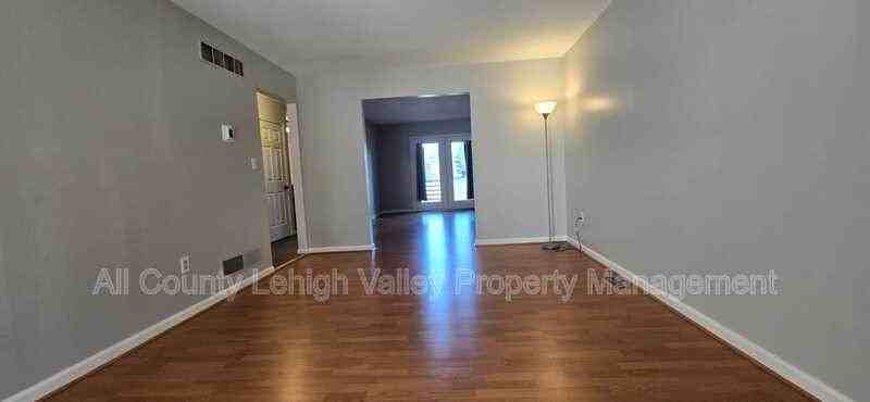 5634 Grace Ave - Photo 6 of 18