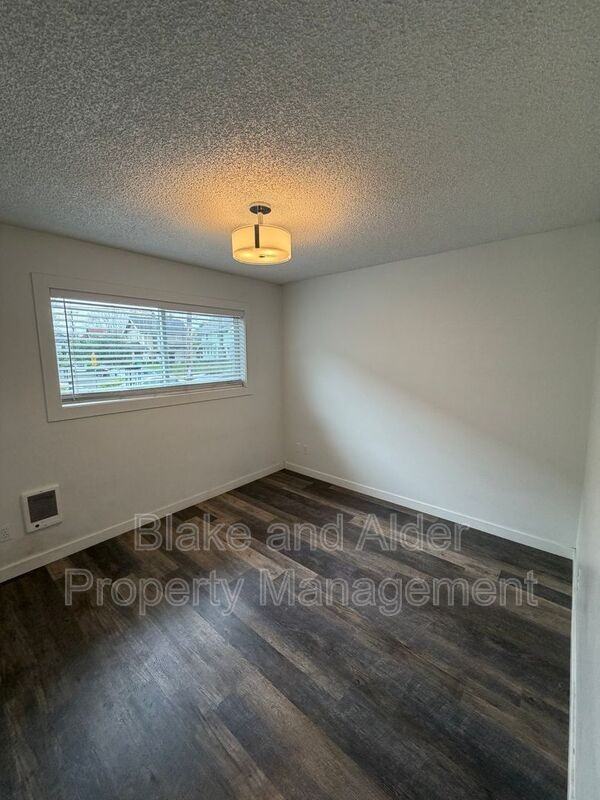 830 Se 42nd Ave - Photo 6 of 8