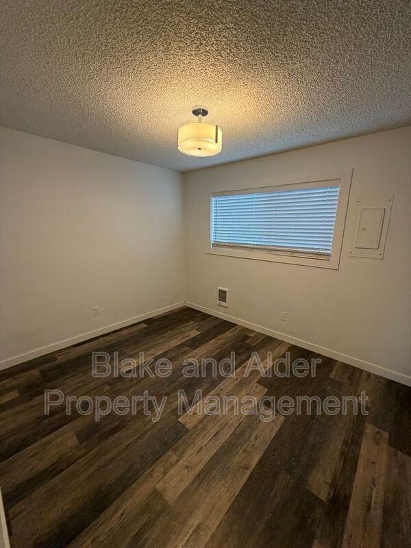 830 Se 42nd Ave - Photo 7 of 8