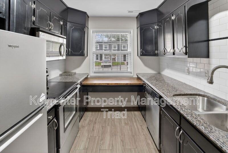 2317 Patriot Way #C - Photo 3 of 29