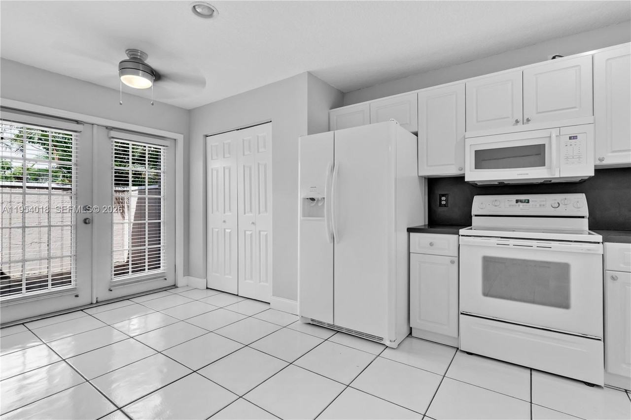 11668 Southwest 91st Terrace #11668 - Photo 7 of 33