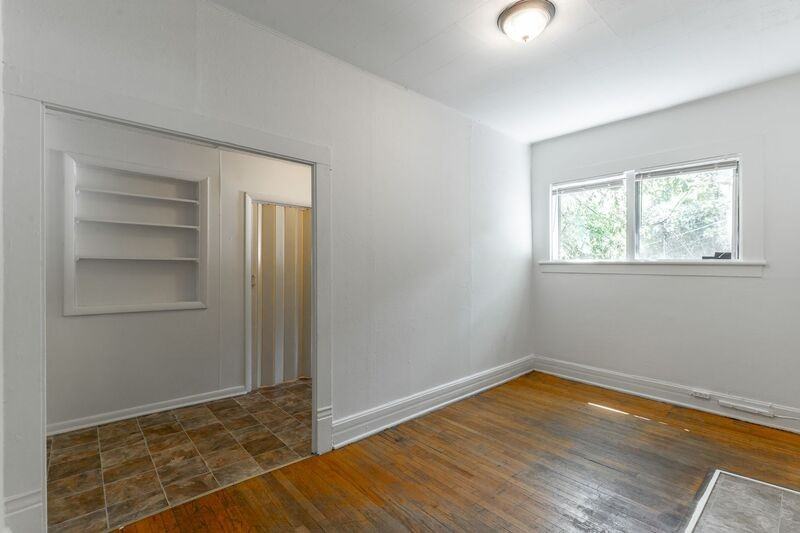 518 E Manning St #1 - Photo 2 of 14