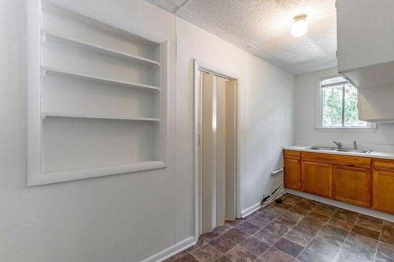 518 E Manning St #1 - Photo 4 of 14