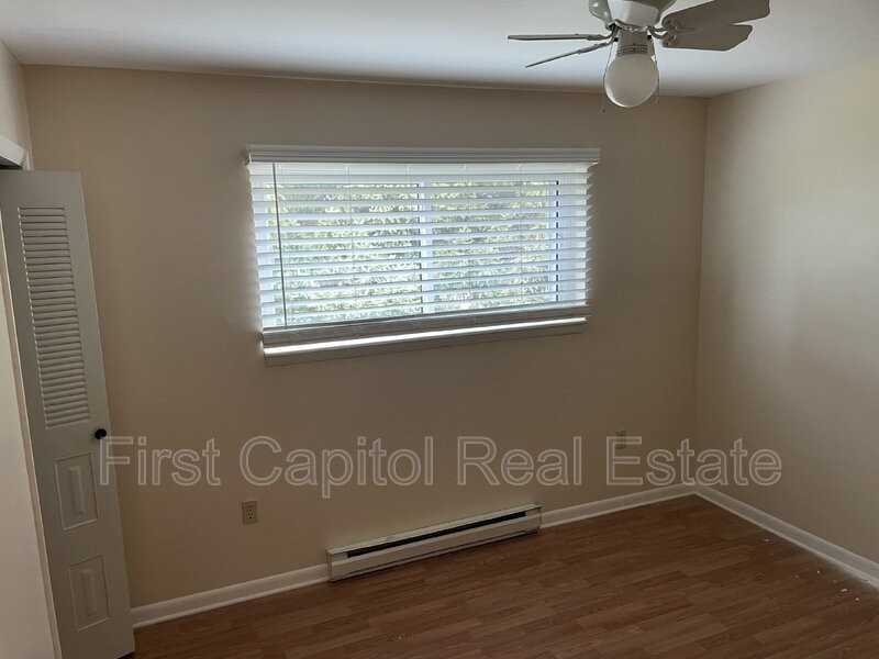 40 Glenview Dr - Photo 2 of 6