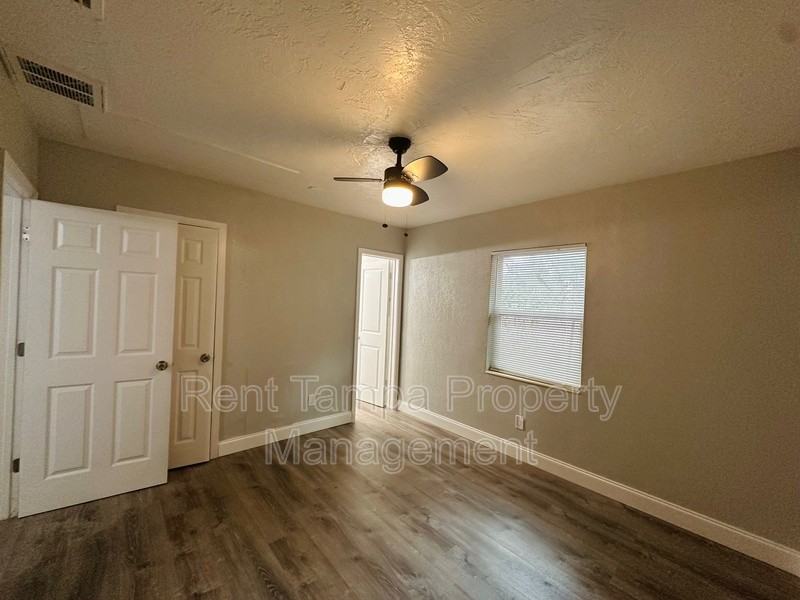 1610 12th Ave S - Photo 6 of 11