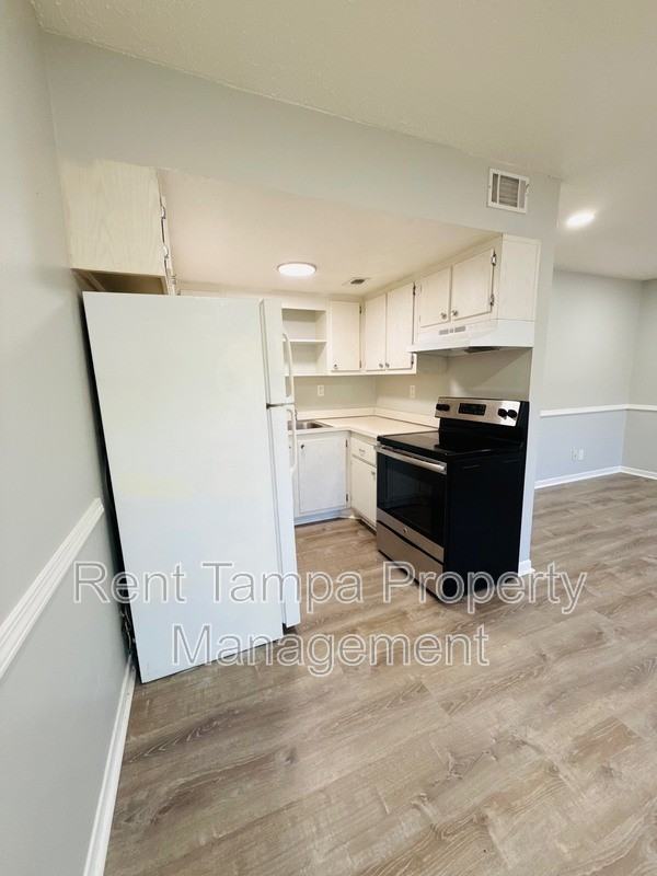 618 93rd Ave N - Photo 4 of 21