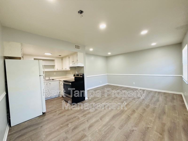 618 93rd Ave N - Photo 5 of 21