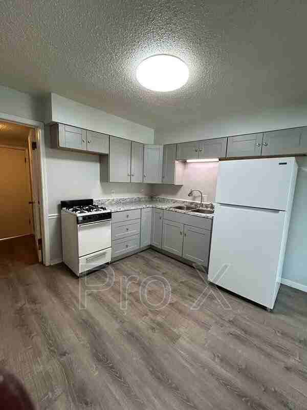 105 E Jefferson St - Photo 4 of 8