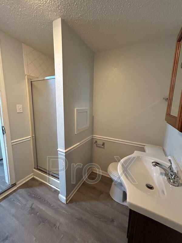 105 E Jefferson St - Photo 5 of 8