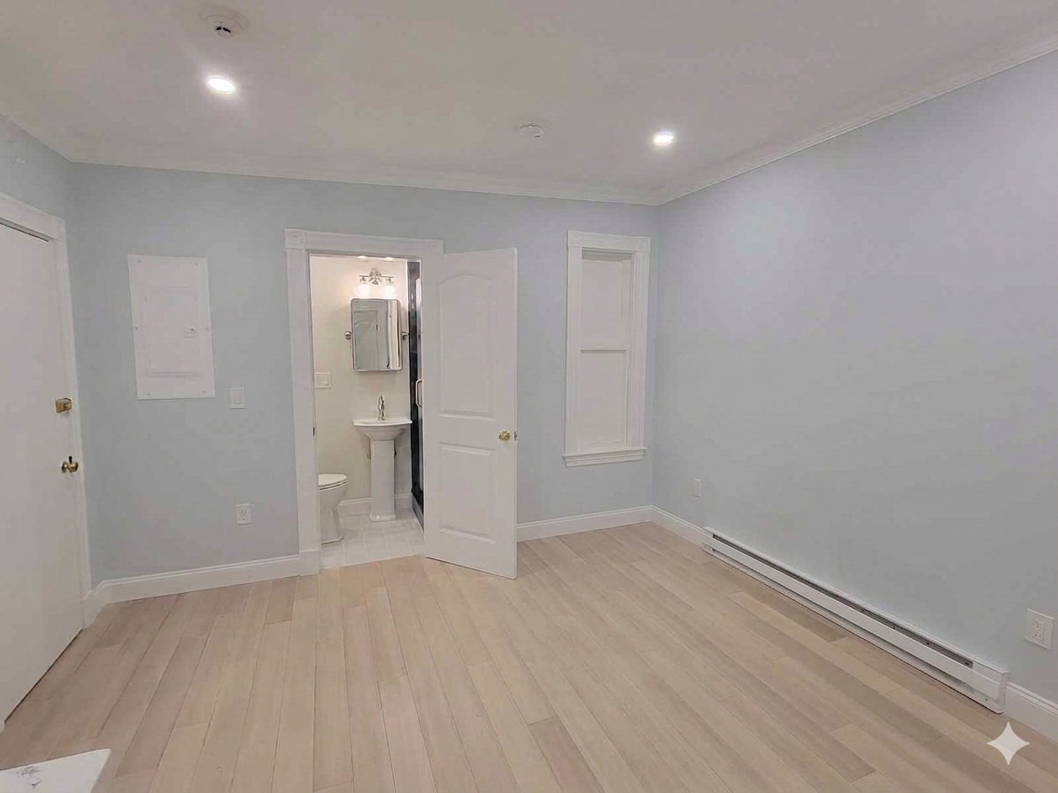 Jfk St #8 - Photo 4 of 10