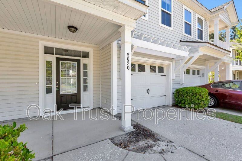 9620 Scarborough Ct - Photo 3 of 35