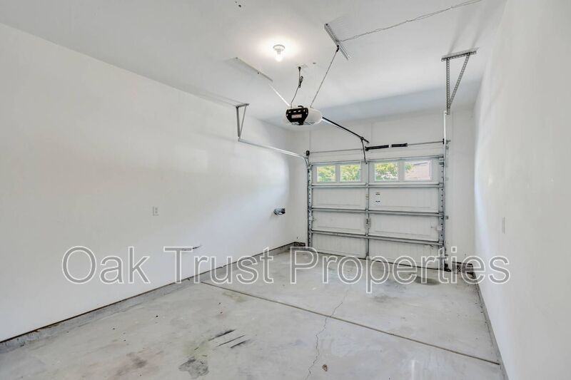 9620 Scarborough Ct - Photo 5 of 35