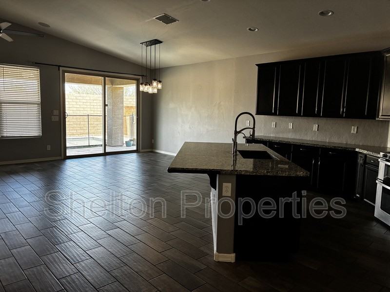 10326 E Corbin Ave - Photo 4 of 40