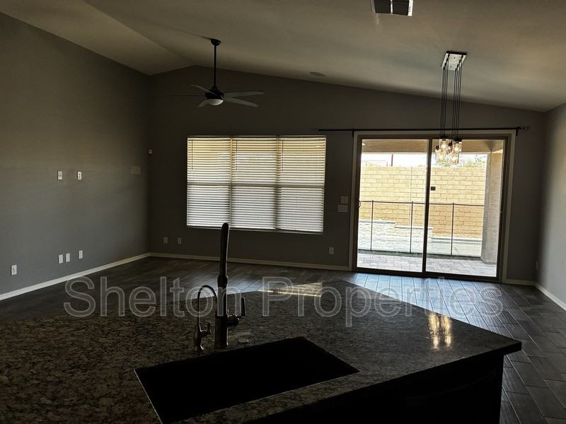 10326 E Corbin Ave - Photo 5 of 40