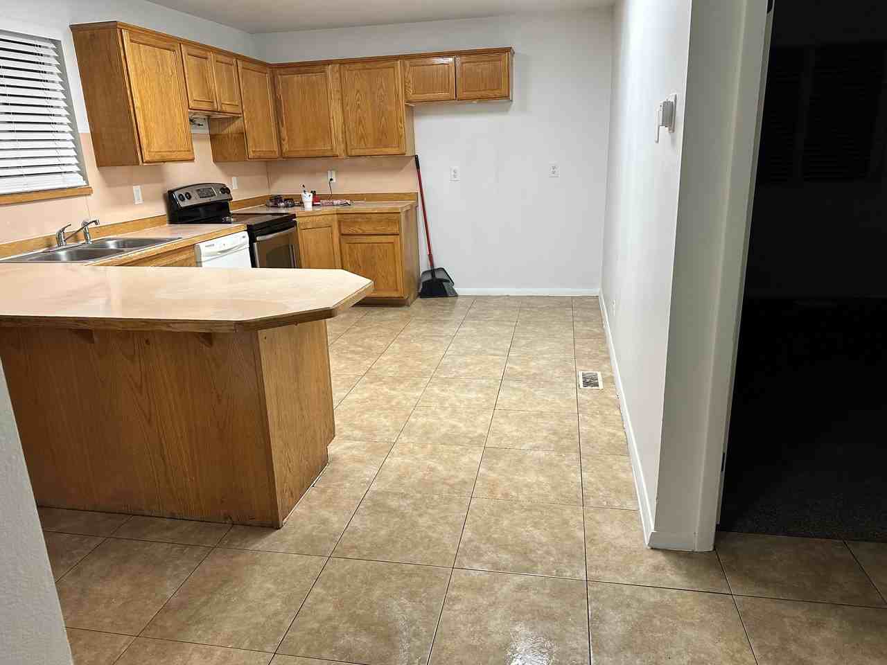 529 Freedom Ln #521 - Photo 4 of 8