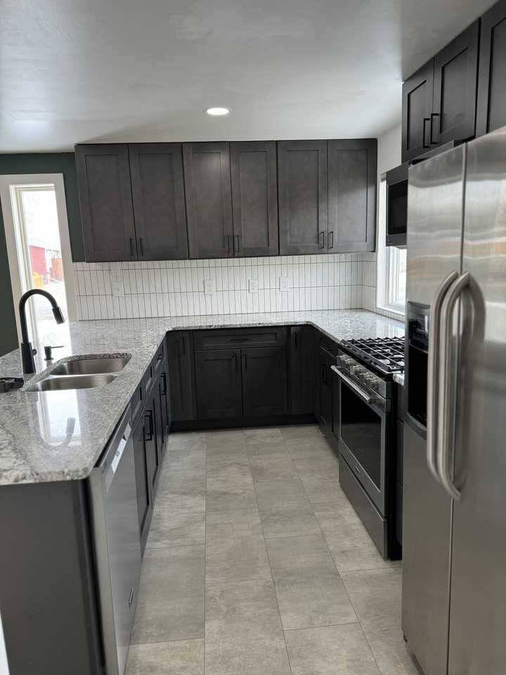 177 Honeysuckle St - Photo 2 of 11