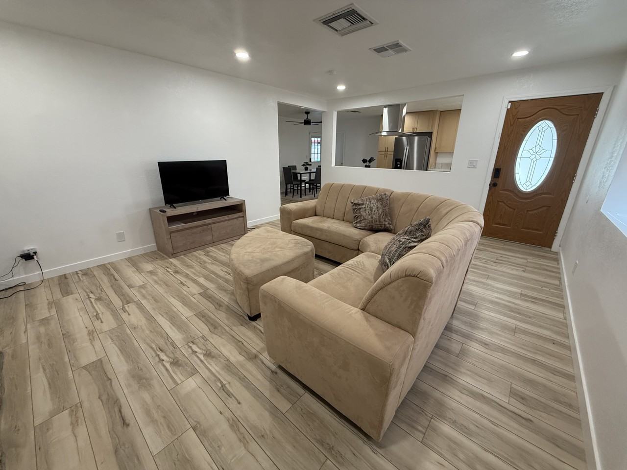 136 Rawhide Ln - Photo 4 of 9