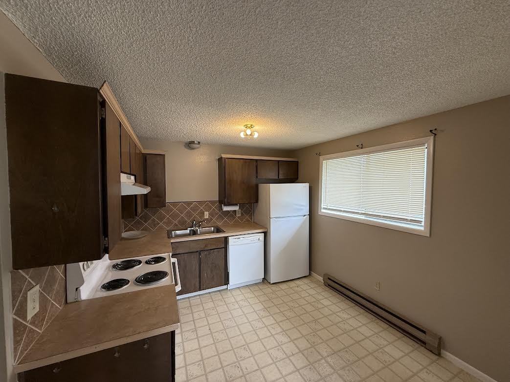 1519 E 3rd Ave #A - Photo 4 of 9