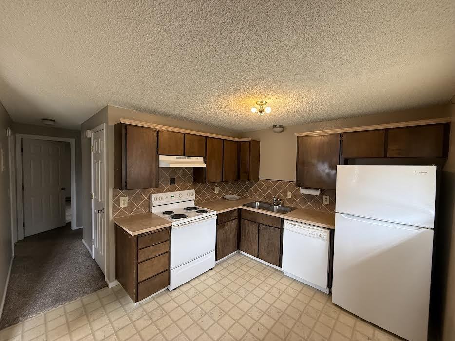 1519 E 3rd Ave #A - Photo 5 of 9