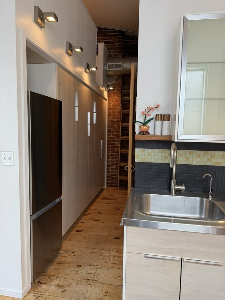 804 E Broadway #3rdNORTH - Photo 5 of 32